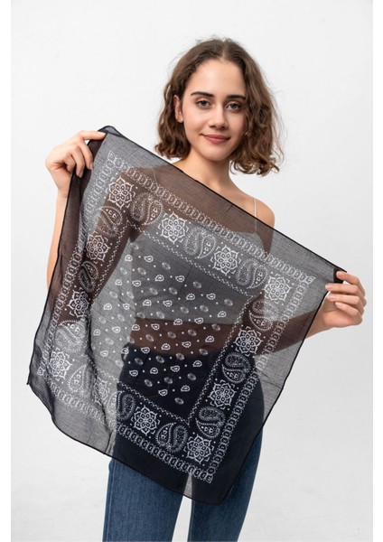 Siyah Beyaz Paisley Desenli Bandana