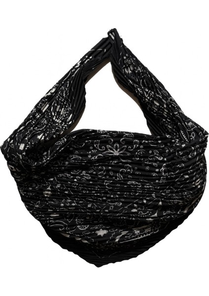 Siyah Beyaz Desenli Piliseli Kadın Fular