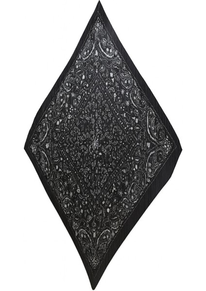 Siyah Beyaz Desenli Piliseli Kadın Fular fiyatları