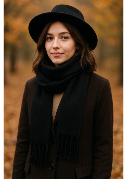 Kadın Siyah Püsküllü Soft Dokulu Klasik Şal