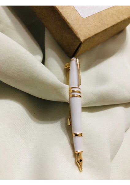 Beyaz Dolma Kalem Broş