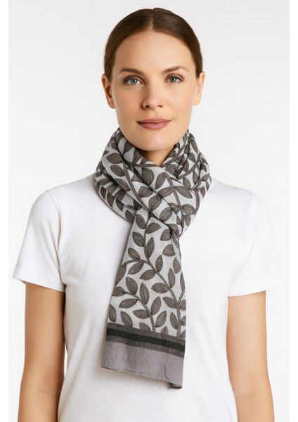 Gri Zeminli Yaprak Desenli Şal