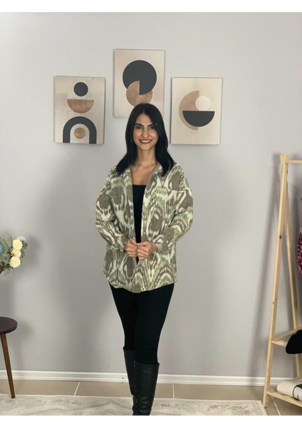Kadın Tek Cepli Desenli Kalın Oduncu Ceket Gömlek (Haki-Beyaz) St fırsatları
