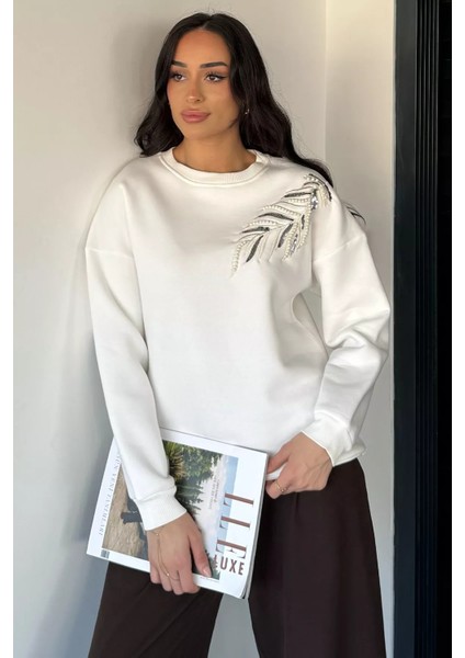 Kadın Bisiklet Yaka Pul Nakışlı Şardonlu Sweatshirt P-00019309 fiyatları
