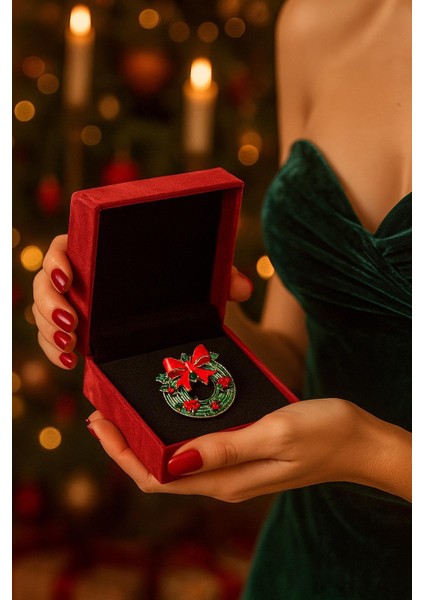 Yılbaşı Kokina Süslü Çelenk Broş Yaka Iğnesi