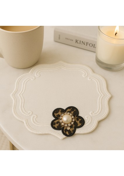 El Emeği Sunum Matı – Premium Leopar Çiçek + Inci Taşlı Özel Tasarım Altlık modelleri