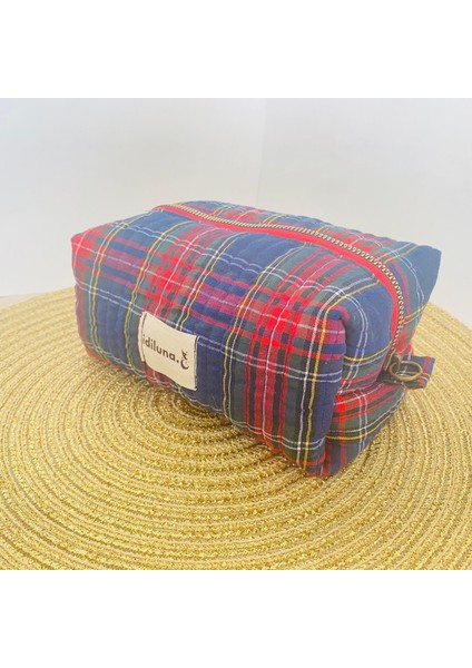 Lacivert Ekose Kumaş, Kapitoneli ve Astarlı Şık Makyaj Çantası