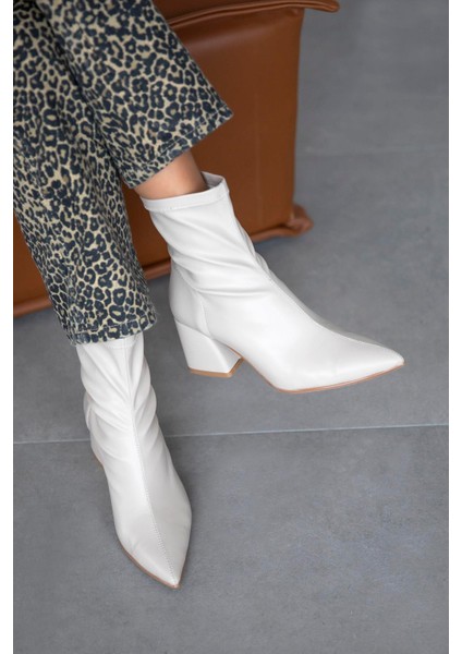 Garcia Kadın Streç Sivri Kalıp Deri Bot Bej