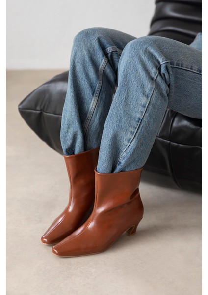 Viva Kadın Kırışık Deri Bot Taba modelleri