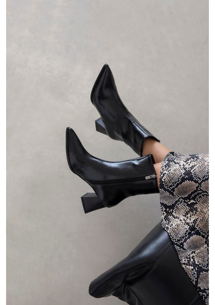 Liston Kadın Topuklu Kırışık Deri Bot Siyah fiyatları