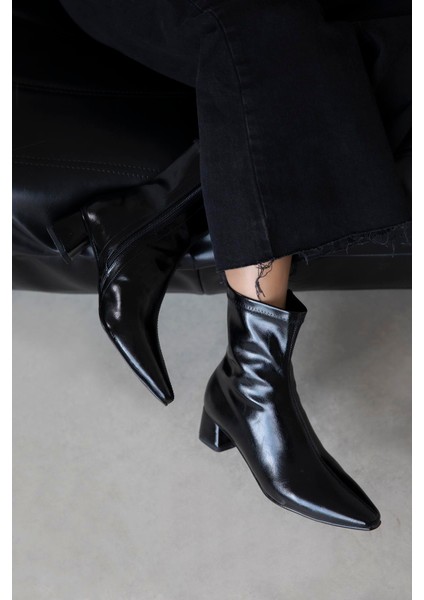 Amor Kadın Küt Kalıp Kırışık Deri Bot Siyah