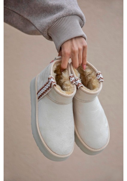 Rosso Kadın Içi Tüylü Kalın Taban Süet Yarım Bot Bej modelleri