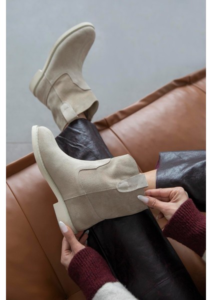 Toffy Kadın Düz Taban Hakiki Deri Süet Bot Bej fiyatları