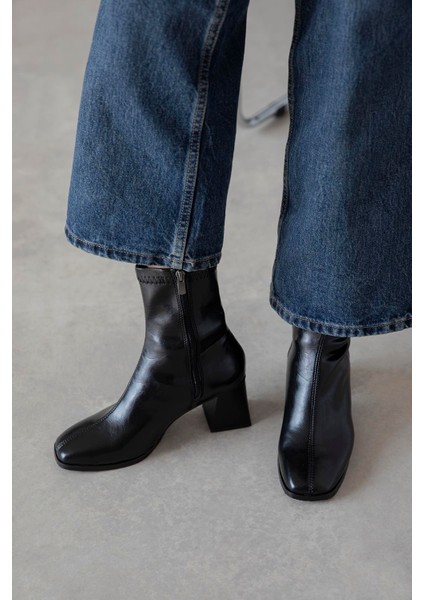 Trew Kadın Streç Topuklu Kırışık Deri Bot Siyah