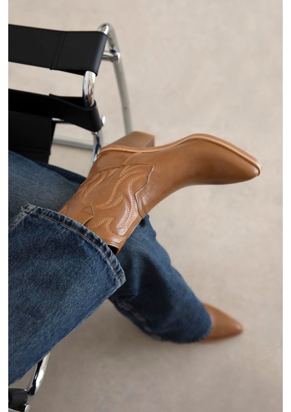 Hadley Kadın Kırışık Deri Topuklu Bot Camel fiyatları