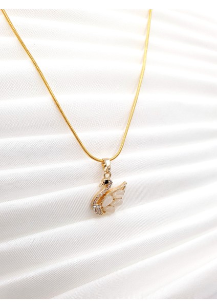 Kuğu Figürlü Altın Kolye – Zirkon Taşlı, Inci Efektli Kanat, Zarif Tasarım fiyatları