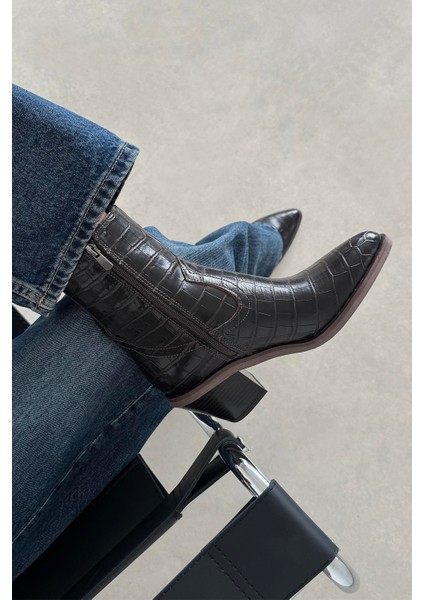 Jose Kadın Kroko Deri Topuklu Bot Kahve fiyatları