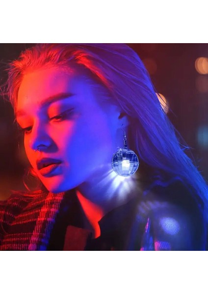 Işıklı Yılbaşı Parti Kutlama Küpesi 4 Farklı Efekt ile Göz Alıcı Noel ve Özel Gün Küpesi fiyatları