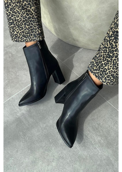 Fergal Kadın Topuklu Deri Bot Siyah fiyatları