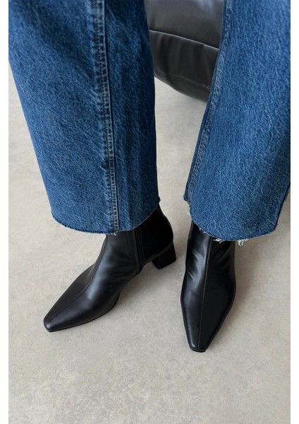 Amor Kadın Streç Küt Kalıp Deri Bot Siyah fiyatları