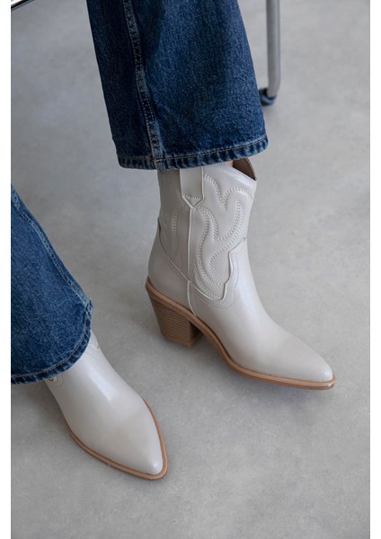 Hadley Kadın Kırışık Deri Topuklu Bot Bej