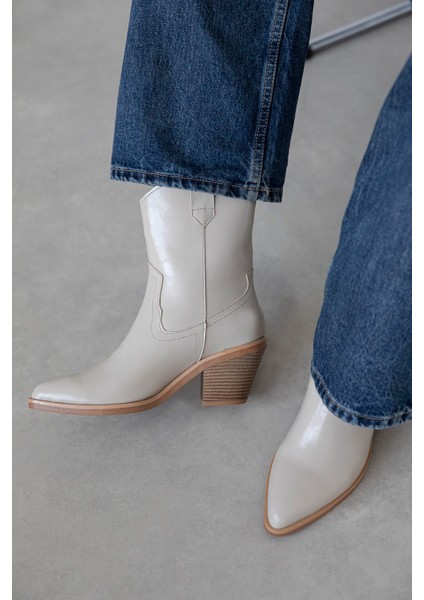 Maven Kadın Kırışık Deri Topuklu Bot Bej