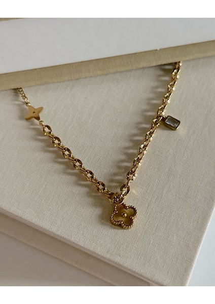 GOLD YONCA ÇİÇEK KOLYE fiyatları