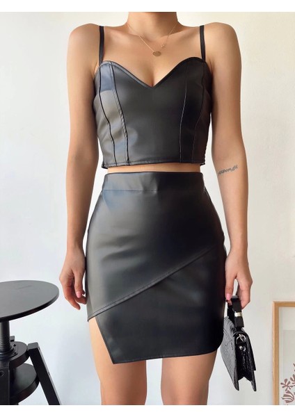 Kapaklı Asimetrik Model Deri Etek Siyah