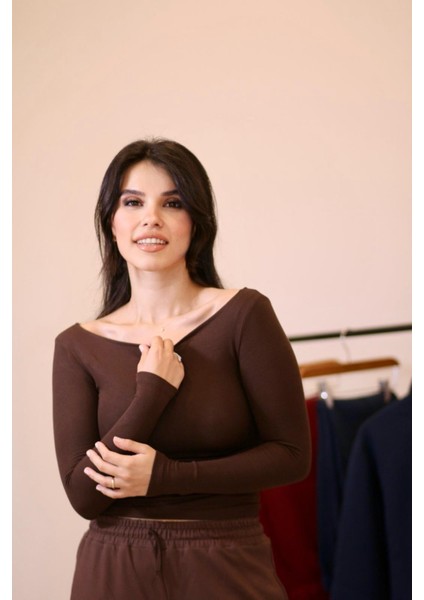 Kayık Yaka Uzun Kollu Kaliteli Buzzy Kumaş Badi