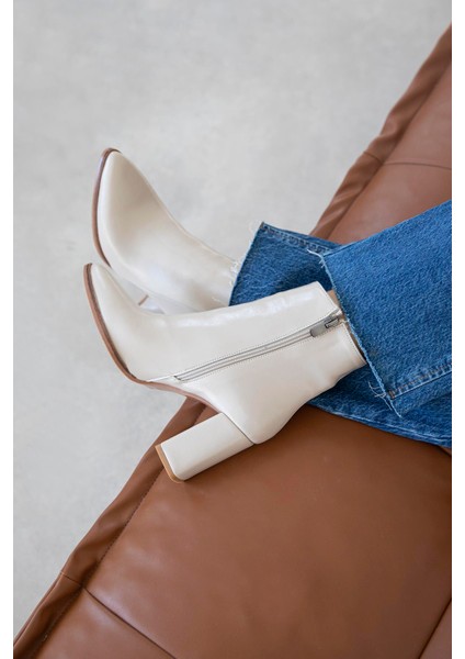 Fergal Kadın Topuklu Kırışık Deri Bot Bej fiyatları