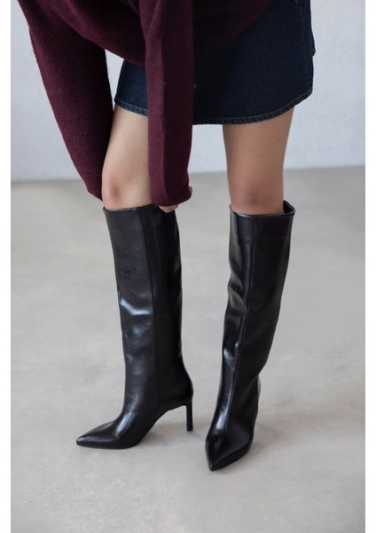 Judd Kadın Kırışık Deri Çizme Siyah fırsatları