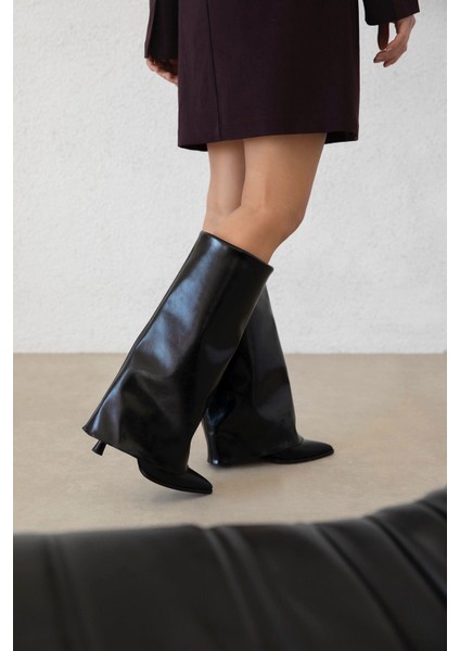 Adelin Kadın Tozluk Detay Kırışık Deri Çizme Siyah fiyatları