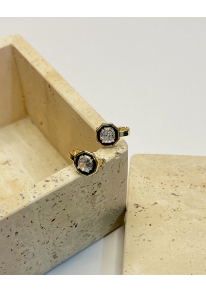 SİYAH BAGET TAŞLI KÜPE fiyatları