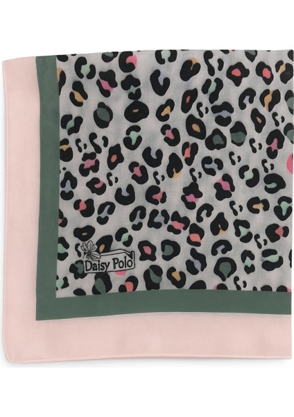 Kadın Gri Renkli Leopar Desenli Eşarp – Pudra Yeşil Kenarlı Modern Tasarım