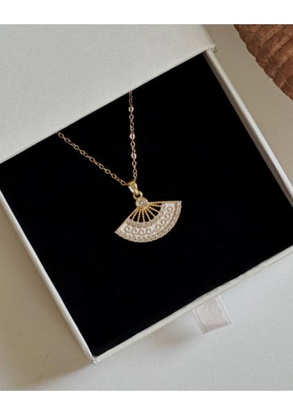 BEYAZ YELPAZE KOLYE indirimleri