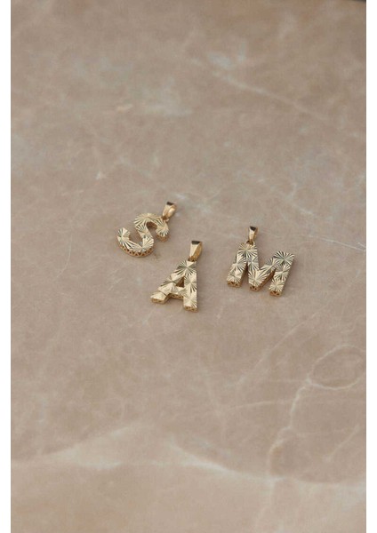 14 Ayar Altın Kalemli Parlak Harf Kolye Ucu