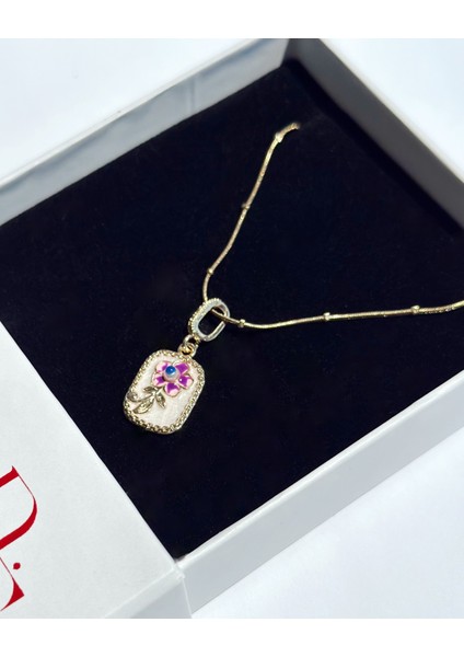 ÇERÇEVE DETAY KOLYE fırsatları