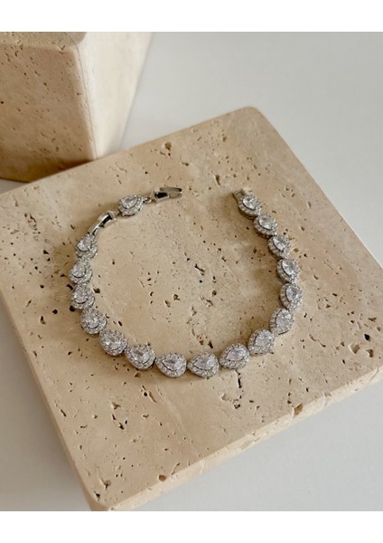 SİLVER ZİRKON TAŞLI BADEM BİLEKLİK modelleri