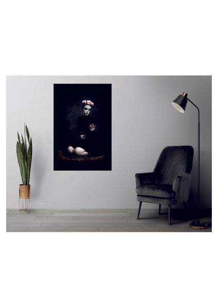 Meta Dekorasyon Gül Tutan Kadın Temperli Cam Üzerine Tablo Sevgilinize Yılbaşı Hediye fiyatları