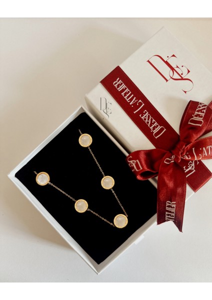 GOLD ROMA HARF KOLYE fırsatları