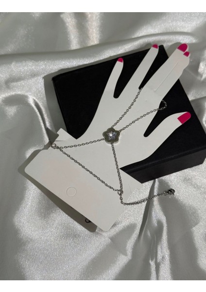 Şahmeran Çiçek Motifli Gümüş Renkli El Zinciri