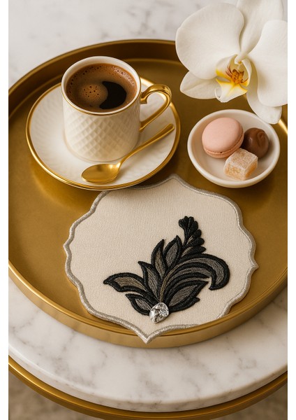 El Emeği Esme Nakışlı Sunum Matı – Kristal Taşlı Şık Tasarım, Krem Zemin Özel Ürün fiyatları