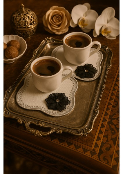 Siyah Çiçekli Gümüş Işlemeli Zarif Kahve Sunum Peçetesi fiyatları