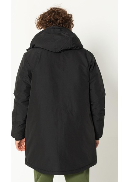 Erkek Yağmur ve Rüzgar Geçirmez Kumaşdan Içi Askılıklı Kışlık Klasik Mont