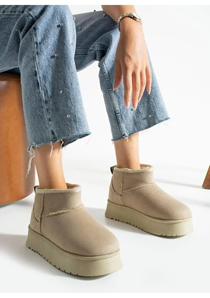 Süet Kadın Kışlık Ev ve Dışarı Botu Terliği Ug Model Yüksek Kalın Tabanlı Kışlık Içi Yünlü Tüylü indirimleri