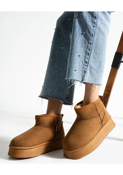 Süet Kadın Kışlık Ev ve Dışarı Botu Terliği Ug Model Yüksek Kalın Tabanlı Kışlık Içi Yünlü Tüylü indirimleri