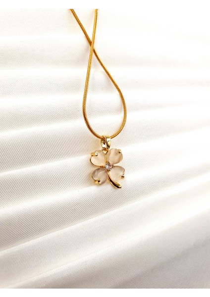 Dört Yapraklı Yonca Kolye – Kalp Şekilli Yapraklar, Yılan Zincir | Sf Signature Serisi fiyatları