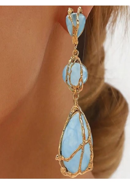 Trend Markaların Modeli Şık Sallantılı Geometrik Küpeler