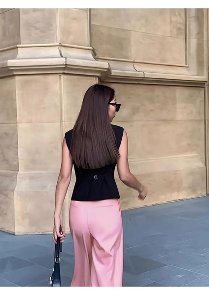 Kadın Sıfır Kollu Önden Düğmeli Atlas Yelek fırsatları