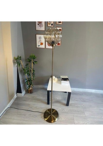 Şila Cam Bal Rengi Düz Ince Gövde Lambader Modern Oturma Odası